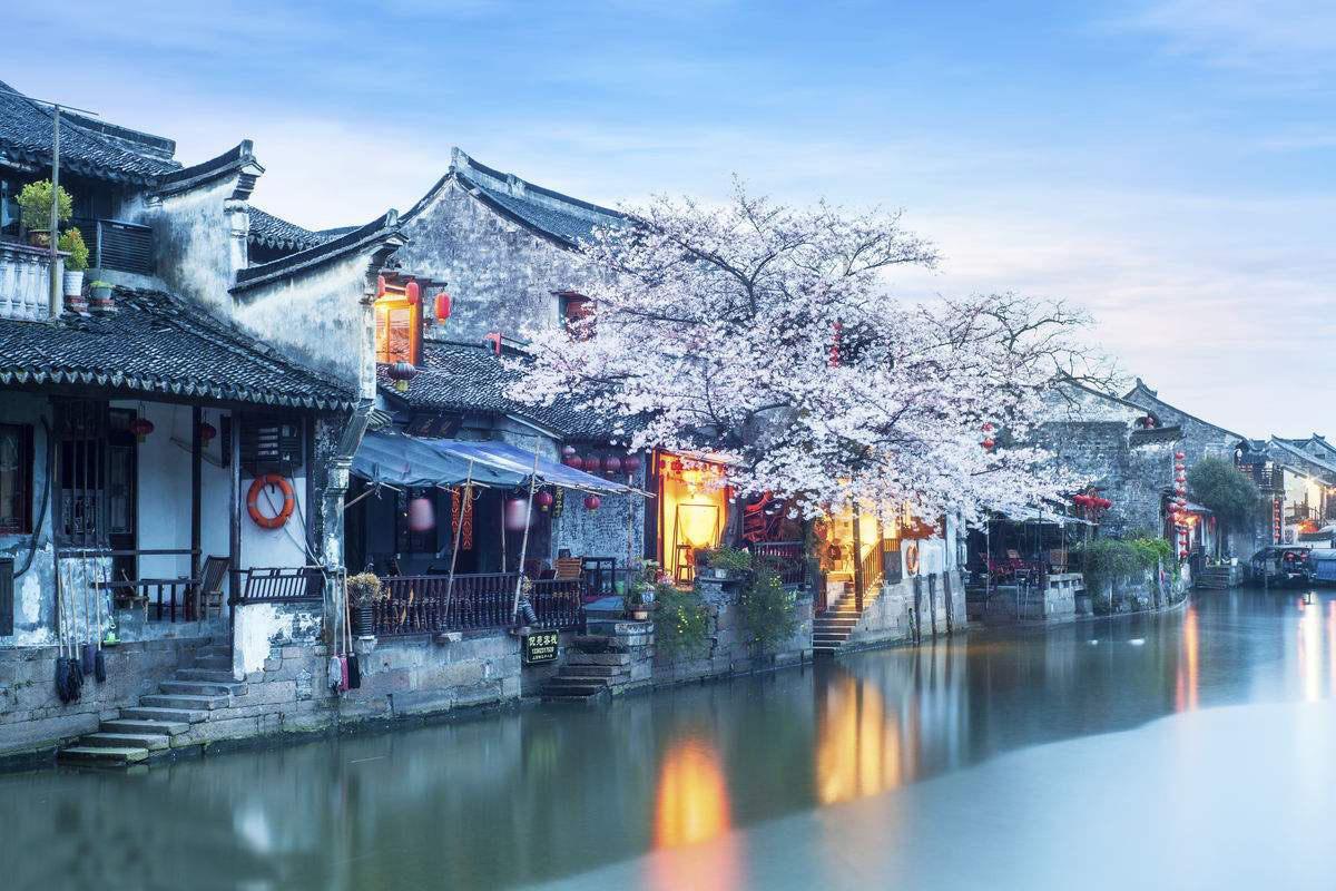 小蓝球向上跳